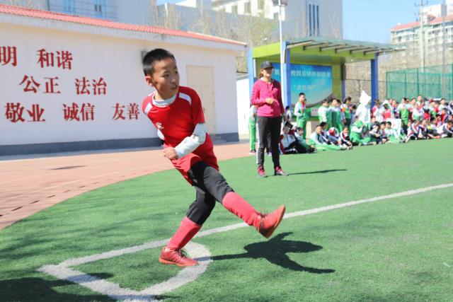 中超最佳阵容：成都铁卫绝平救主 玉昆18岁小将传射4场造4球